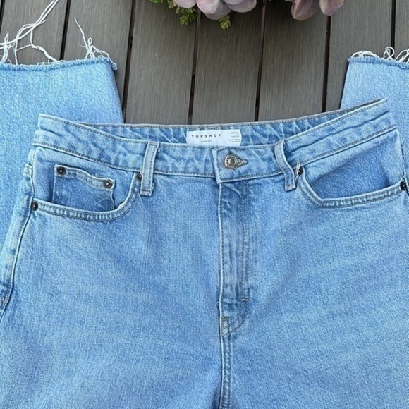 Topshop light colored jeans, size 30 ( fit like 28) straight crop - Picture 2 of 10